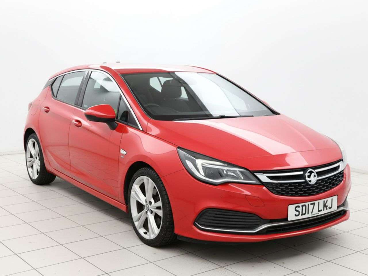 A 2017 VAUXHALL ASTRA 1.6 CDTi BlueInjection SRi VX Line Hatchback 5dr Diesel Manual Euro 6 (s/s) A 2017 VAUXHALL ASTRA 1.6 CDTi BlueInjection SRi VX Line Hatchback 5dr Diesel Manual Euro 6 (s/s)