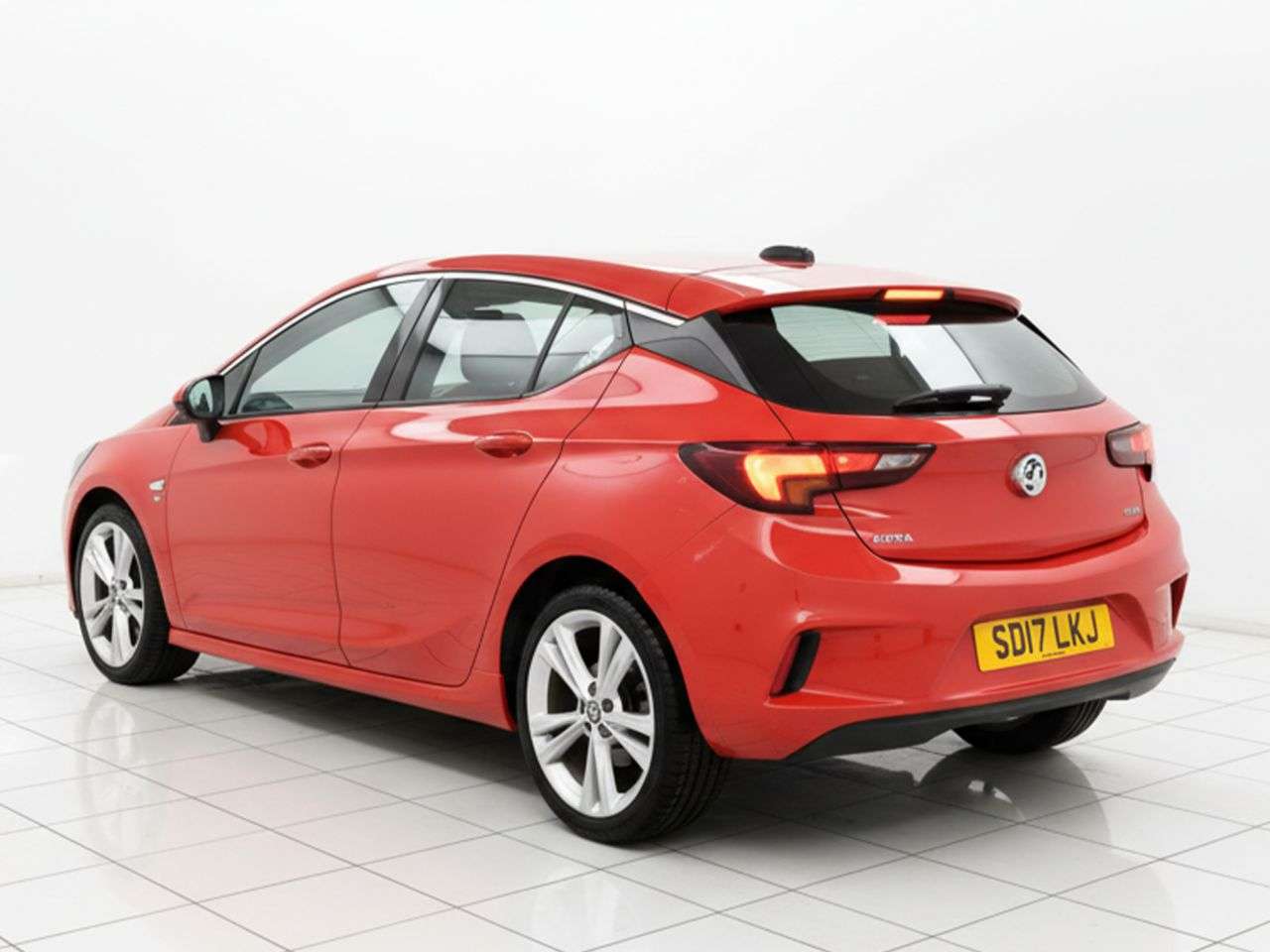 A 2017 VAUXHALL ASTRA 1.6 CDTi BlueInjection SRi VX Line Hatchback 5dr Diesel Manual Euro 6 (s/s) A 2017 VAUXHALL ASTRA 1.6 CDTi BlueInjection SRi VX Line Hatchback 5dr Diesel Manual Euro 6 (s/s)