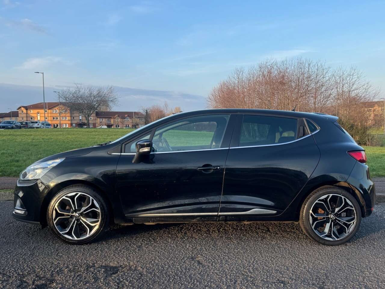 2019 RENAULT CLIO 2019 RENAULT CLIO