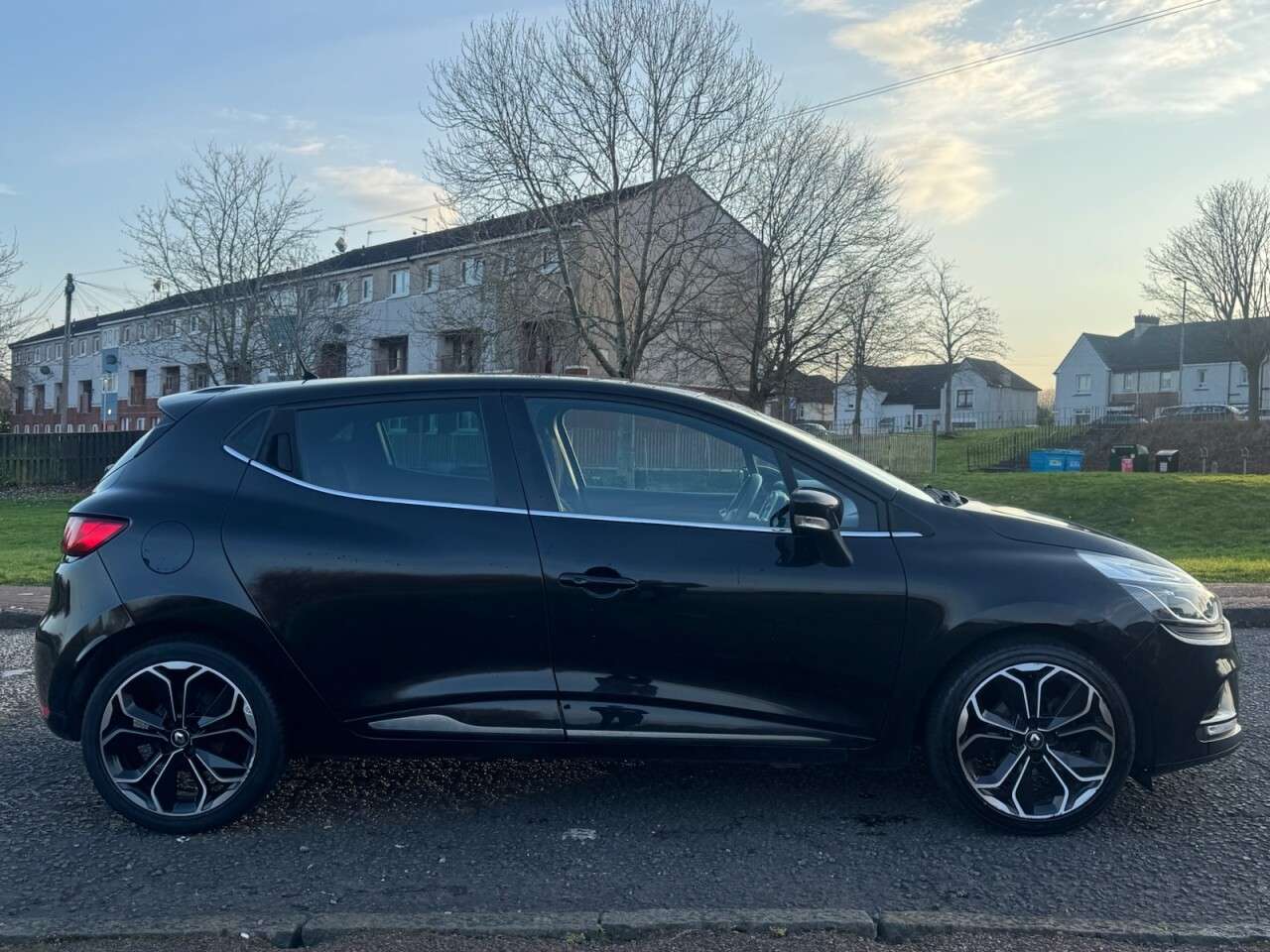 2019 RENAULT CLIO 2019 RENAULT CLIO