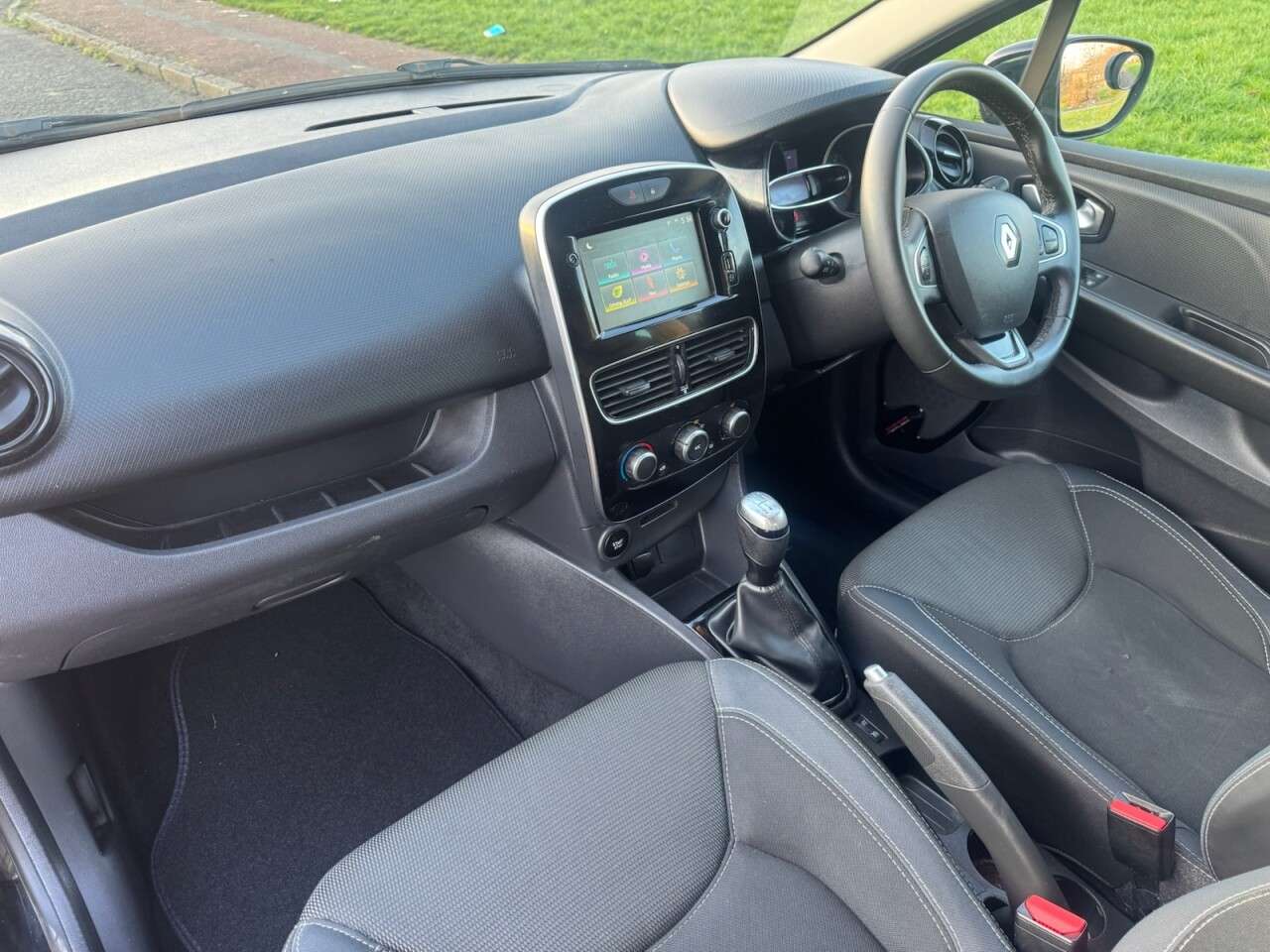 2019 RENAULT CLIO 2019 RENAULT CLIO