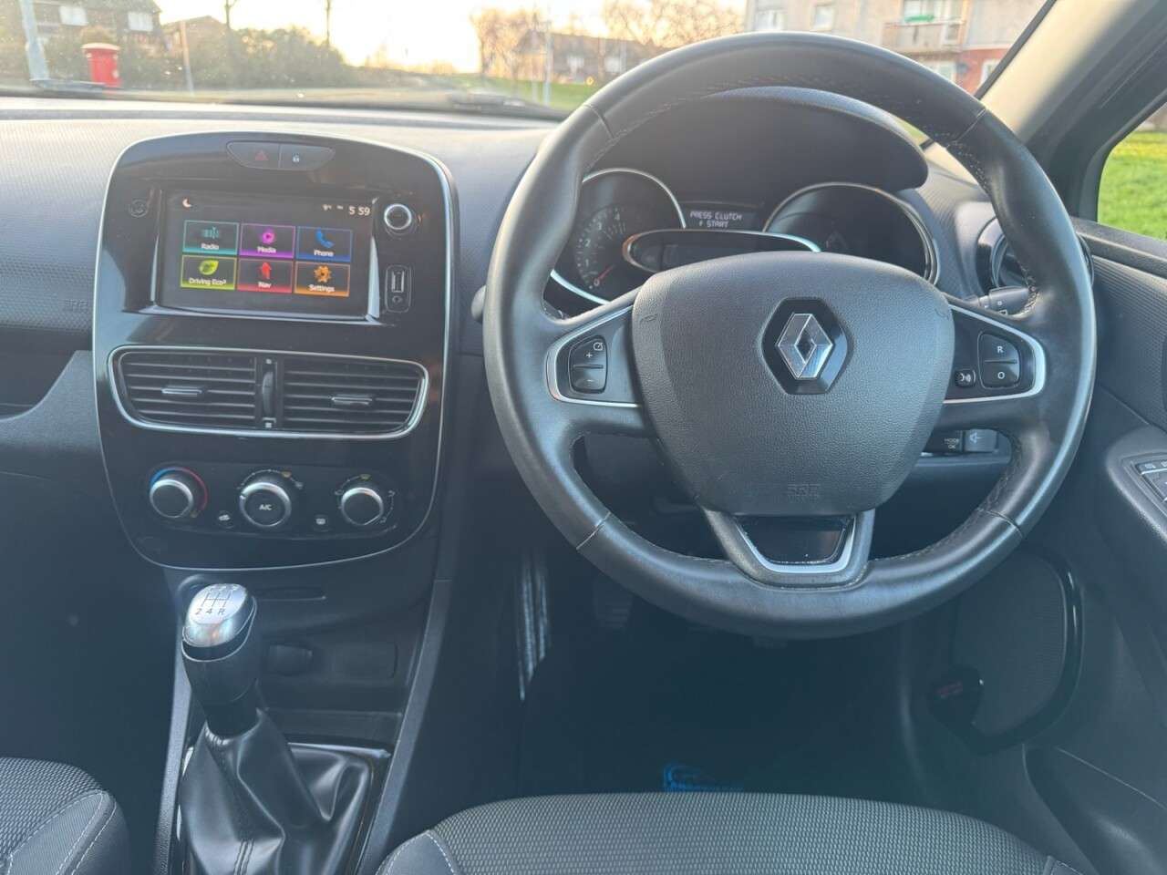 2019 RENAULT CLIO 2019 RENAULT CLIO