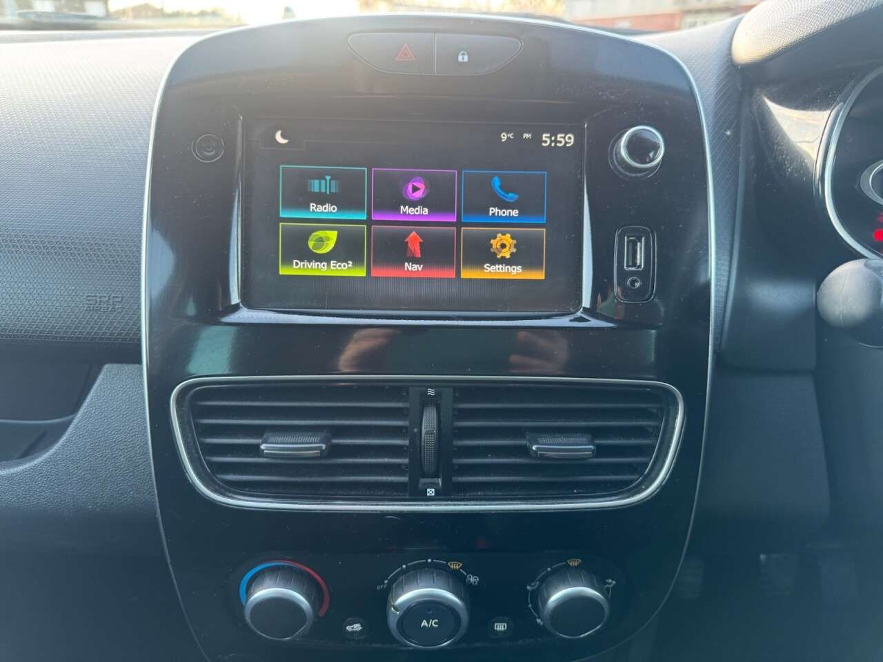 2019 RENAULT CLIO 2019 RENAULT CLIO