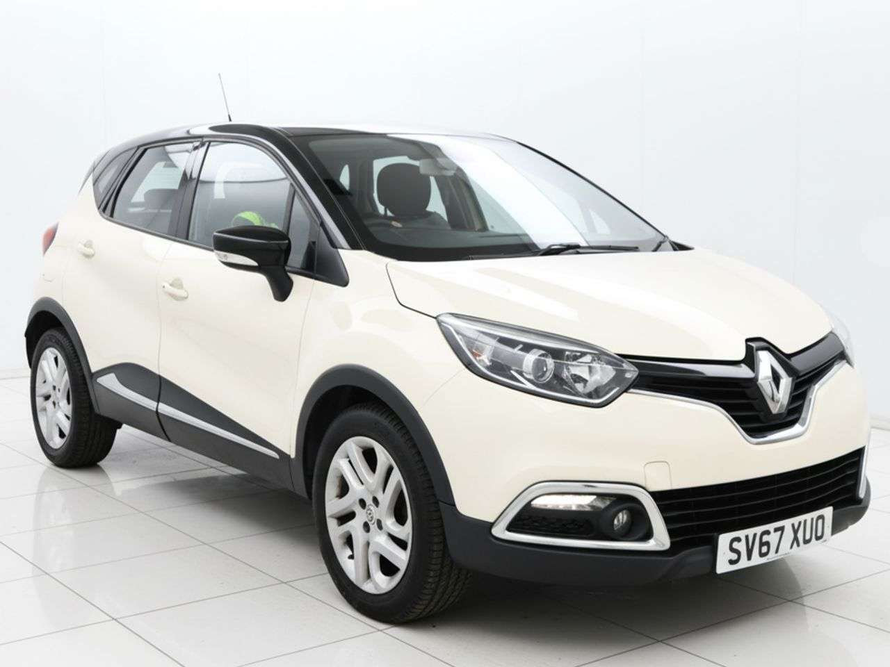 A 2017 RENAULT CAPTUR 1.5 dCi ENERGY Dynamique Nav SUV 5dr Diesel Manual Euro 6 (s/s) (90 ps) Par A 2017 RENAULT CAPTUR 1.5 dCi ENERGY Dynamique Nav SUV 5dr Diesel Manual Euro 6 (s/s) (90 ps) Par
