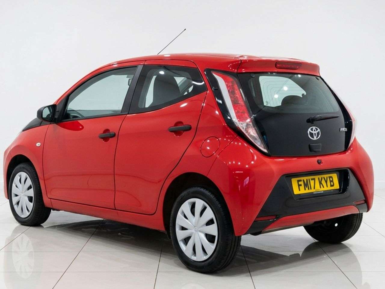 A 2017 TOYOTA AYGO 1.0 VVT-i x Hatchback 3dr Petrol Manual Euro 6 (68 ps) Ideal First Car - P/ A 2017 TOYOTA AYGO 1.0 VVT-i x Hatchback 3dr Petrol Manual Euro 6 (68 ps) Ideal First Car - P/