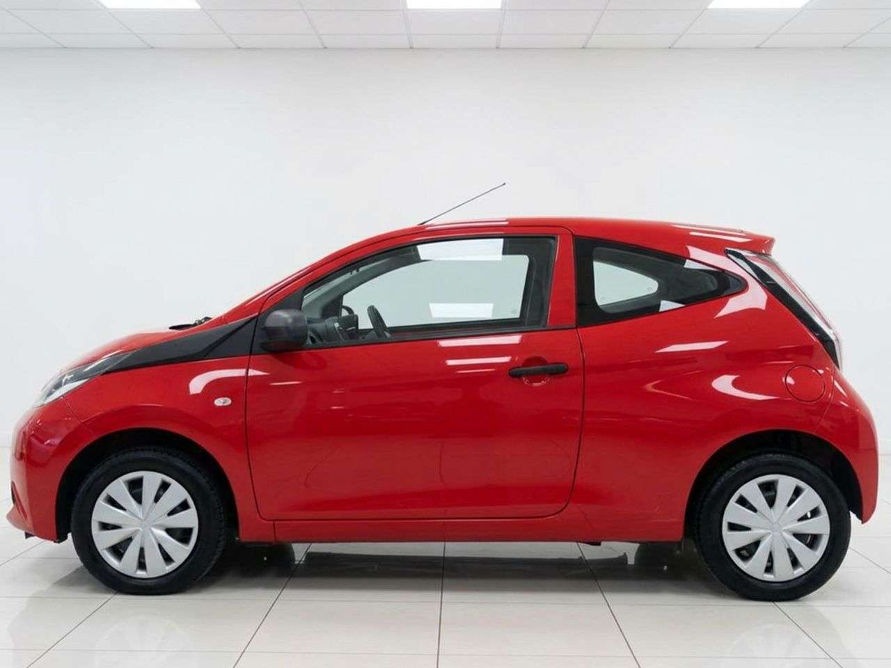 A 2017 TOYOTA AYGO 1.0 VVT-i x Hatchback 3dr Petrol Manual Euro 6 (68 ps) Ideal First Car - P/ A 2017 TOYOTA AYGO 1.0 VVT-i x Hatchback 3dr Petrol Manual Euro 6 (68 ps) Ideal First Car - P/