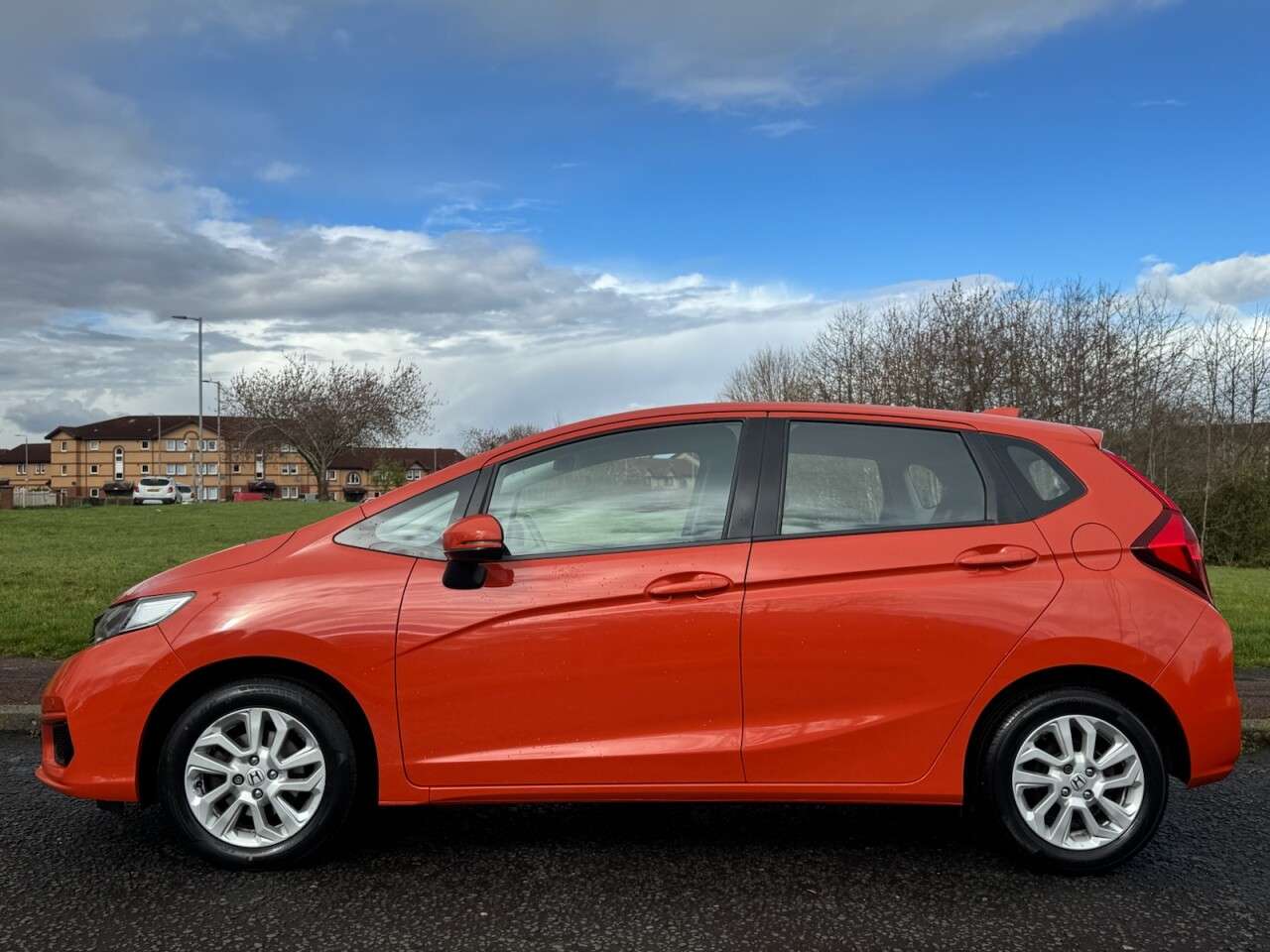 A 2018 HONDA JAZZ 1.3 i-VTEC SE Hatchback 5dr Petrol Manual Euro 6 (s/s) (102 ps) Part Ex Wel A 2018 HONDA JAZZ 1.3 i-VTEC SE Hatchback 5dr Petrol Manual Euro 6 (s/s) (102 ps) Part Ex Wel