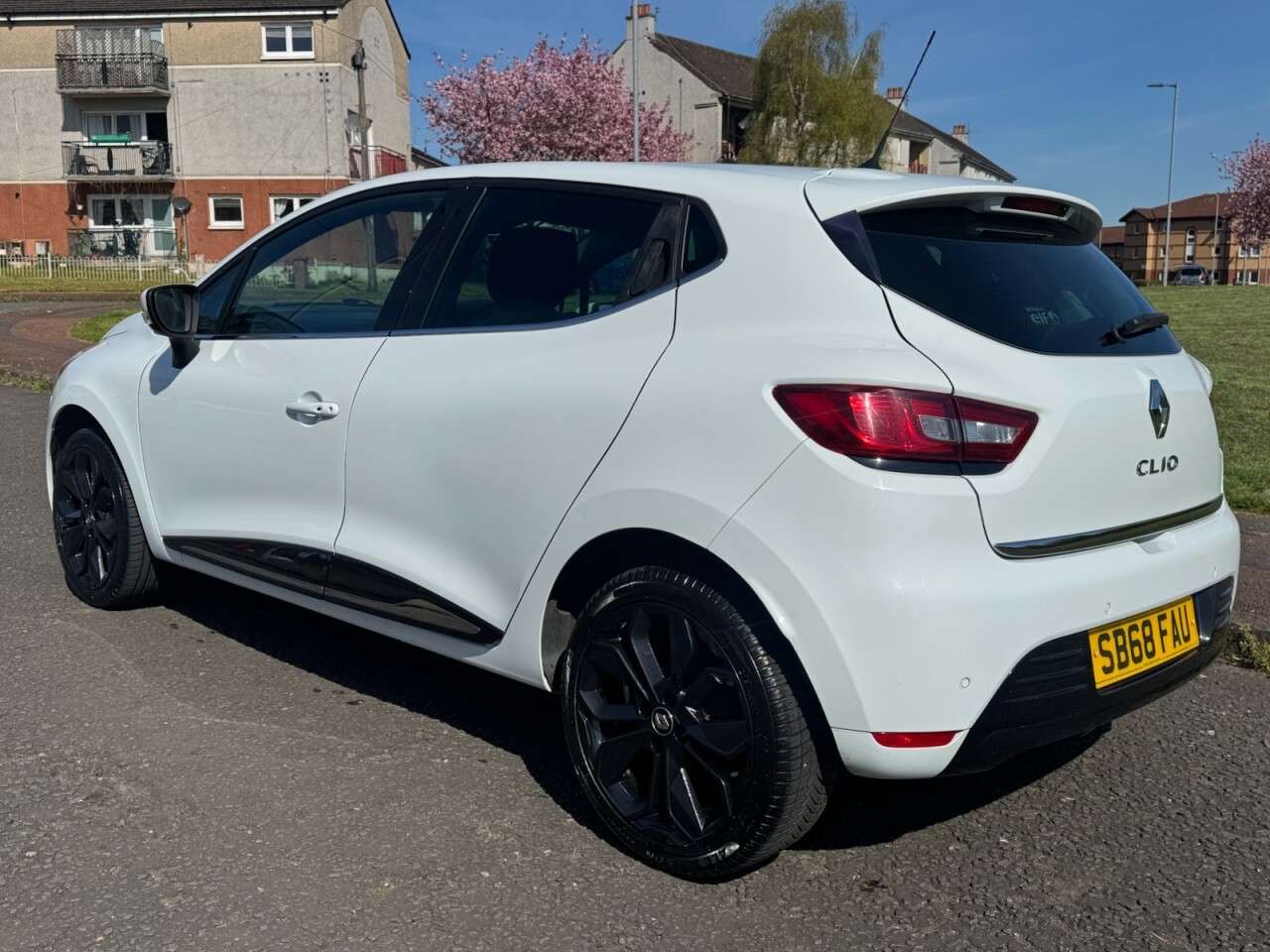 A 2018 RENAULT CLIO 1.5 dCi Iconic Hatchback 5dr Diesel Manual Euro 6 (s/s) (90 ps) Part Exchan A 2018 RENAULT CLIO 1.5 dCi Iconic Hatchback 5dr Diesel Manual Euro 6 (s/s) (90 ps) Part Exchan