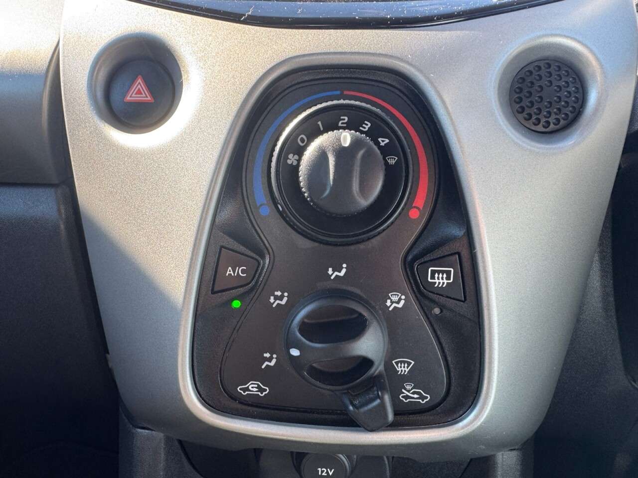 2017 PEUGEOT 108 2017 PEUGEOT 108