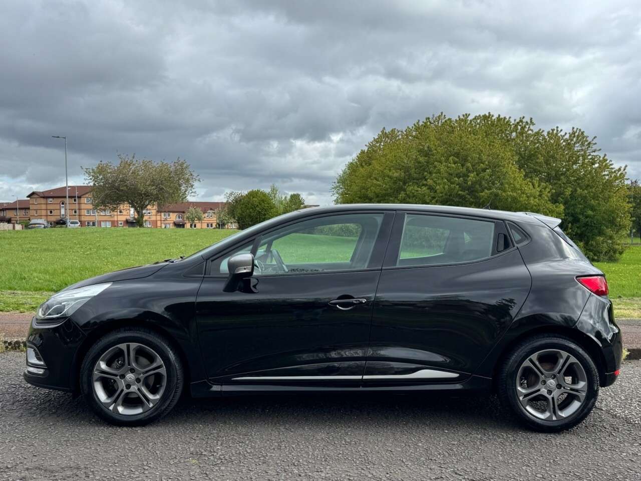 A 2017 RENAULT CLIO 1.5 dCi Dynamique Nav Hatchback 5dr Diesel Manual Euro 6 (s/s) (90 ps) Part A 2017 RENAULT CLIO 1.5 dCi Dynamique Nav Hatchback 5dr Diesel Manual Euro 6 (s/s) (90 ps) Part