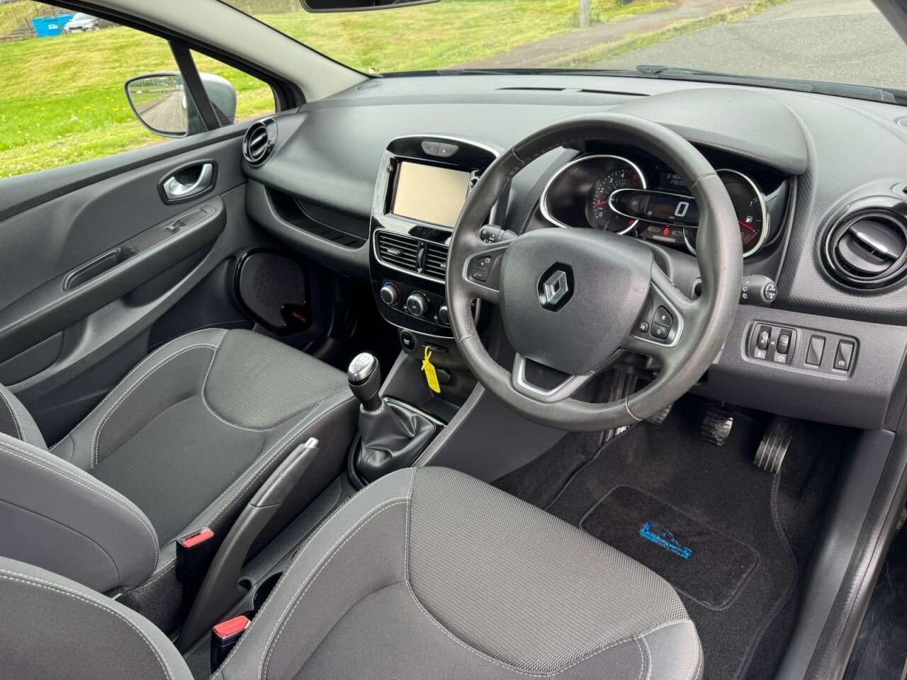 2017 RENAULT CLIO 2017 RENAULT CLIO