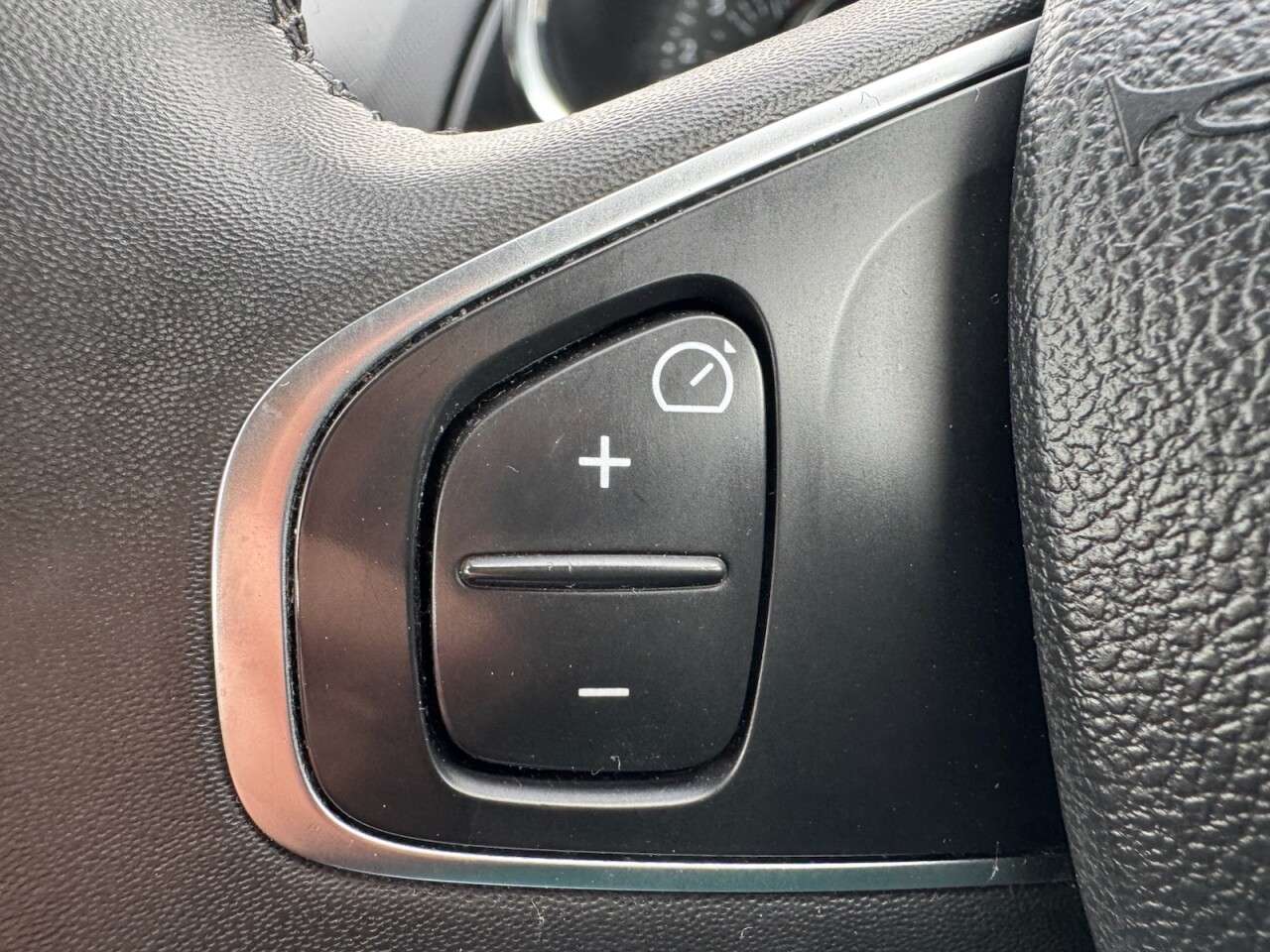 2017 RENAULT CLIO 2017 RENAULT CLIO