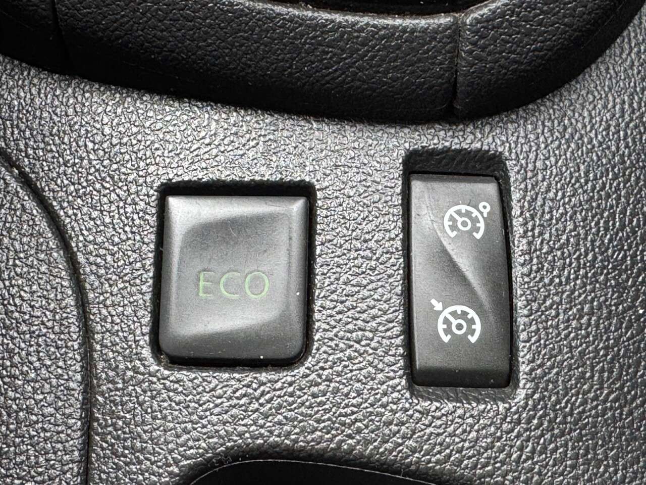 2017 RENAULT CLIO 2017 RENAULT CLIO