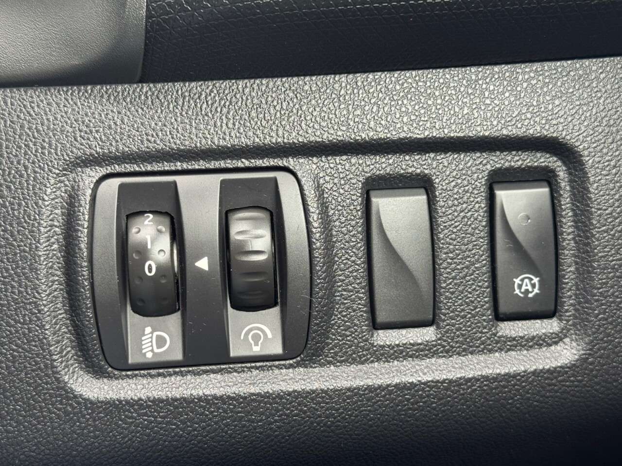 2017 RENAULT CLIO 2017 RENAULT CLIO