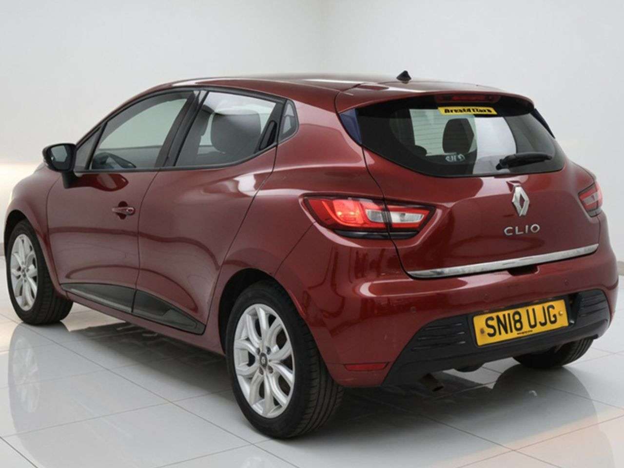 A 2018 RENAULT CLIO 1.2 16V Dynamique Nav Hatchback 5dr Petrol Manual Euro 6 (75 ps) Ideal Firs A 2018 RENAULT CLIO 1.2 16V Dynamique Nav Hatchback 5dr Petrol Manual Euro 6 (75 ps) Ideal Firs