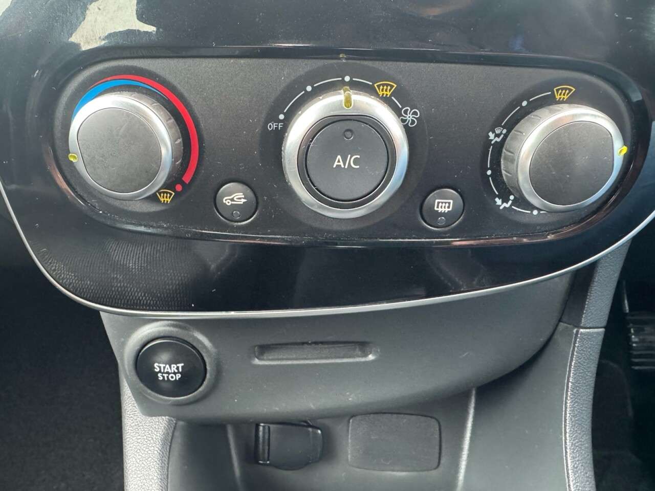 2018 RENAULT CLIO 2018 RENAULT CLIO