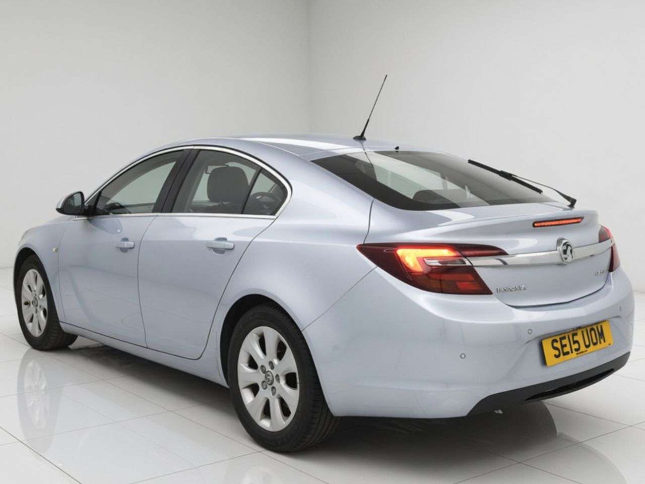 A 2015 VAUXHALL INSIGNIA 2.0 CDTi ecoFLEX SE Hatchback 5dr Diesel Manual Euro 5 (s/s) (140 ps) Part A 2015 VAUXHALL INSIGNIA 2.0 CDTi ecoFLEX SE Hatchback 5dr Diesel Manual Euro 5 (s/s) (140 ps) Part