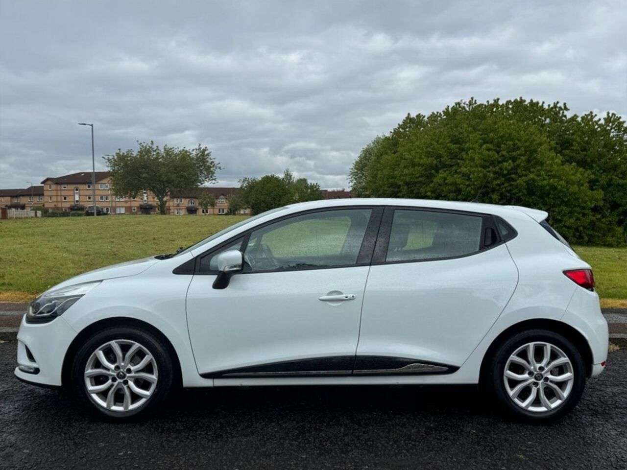 A 2018 RENAULT CLIO 1.5 dCi Dynamique Nav Hatchback 5dr Diesel Manual Euro 6 (s/s) (90 ps) Part A 2018 RENAULT CLIO 1.5 dCi Dynamique Nav Hatchback 5dr Diesel Manual Euro 6 (s/s) (90 ps) Part