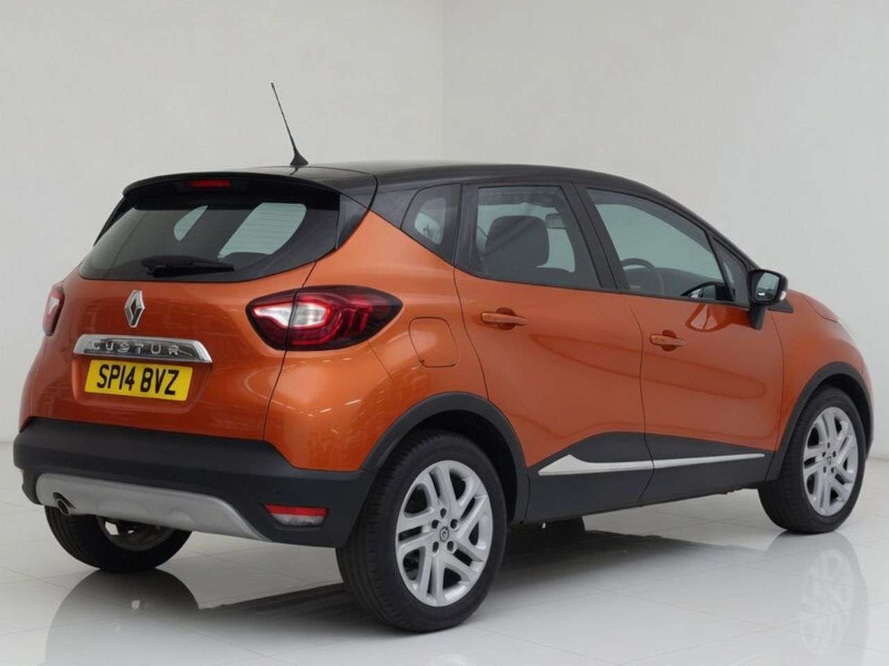 A 2014 RENAULT CAPTUR 1.5 dCi ENERGY Dynamique MediaNav SUV 5dr Diesel Manual Euro 5 (s/s) (90 ps A 2014 RENAULT CAPTUR 1.5 dCi ENERGY Dynamique MediaNav SUV 5dr Diesel Manual Euro 5 (s/s) (90 ps