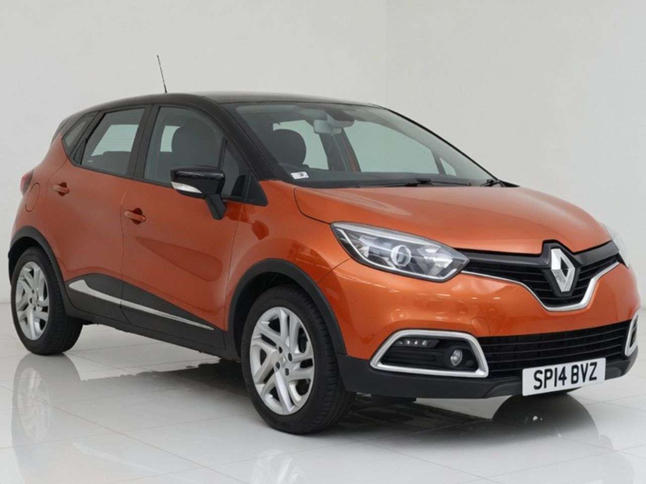 A 2014 RENAULT CAPTUR 1.5 dCi ENERGY Dynamique MediaNav SUV 5dr Diesel Manual Euro 5 (s/s) (90 ps A 2014 RENAULT CAPTUR 1.5 dCi ENERGY Dynamique MediaNav SUV 5dr Diesel Manual Euro 5 (s/s) (90 ps