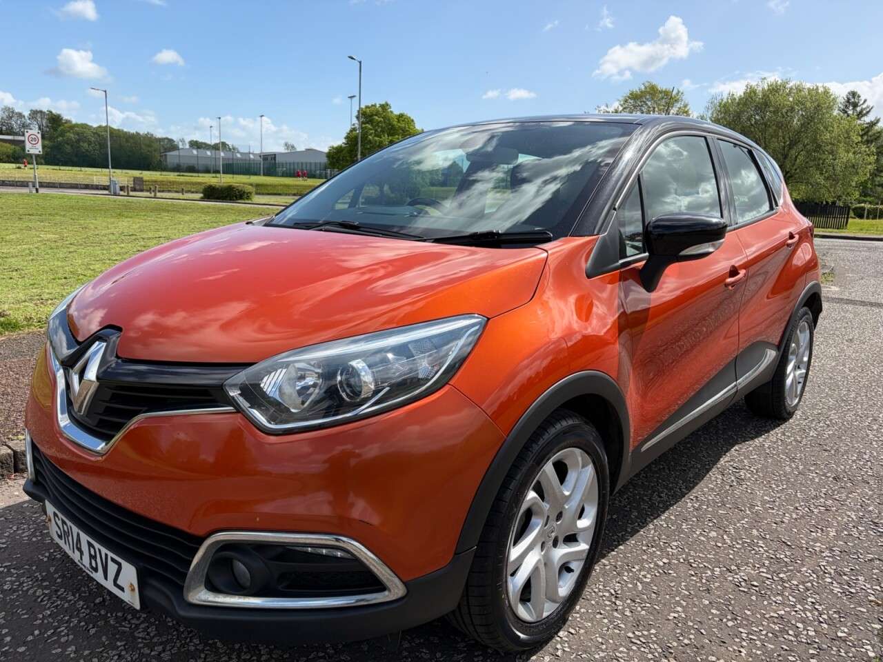 A 2014 RENAULT CAPTUR 1.5 dCi ENERGY Dynamique MediaNav SUV 5dr Diesel Manual Euro 5 (s/s) (90 ps A 2014 RENAULT CAPTUR 1.5 dCi ENERGY Dynamique MediaNav SUV 5dr Diesel Manual Euro 5 (s/s) (90 ps