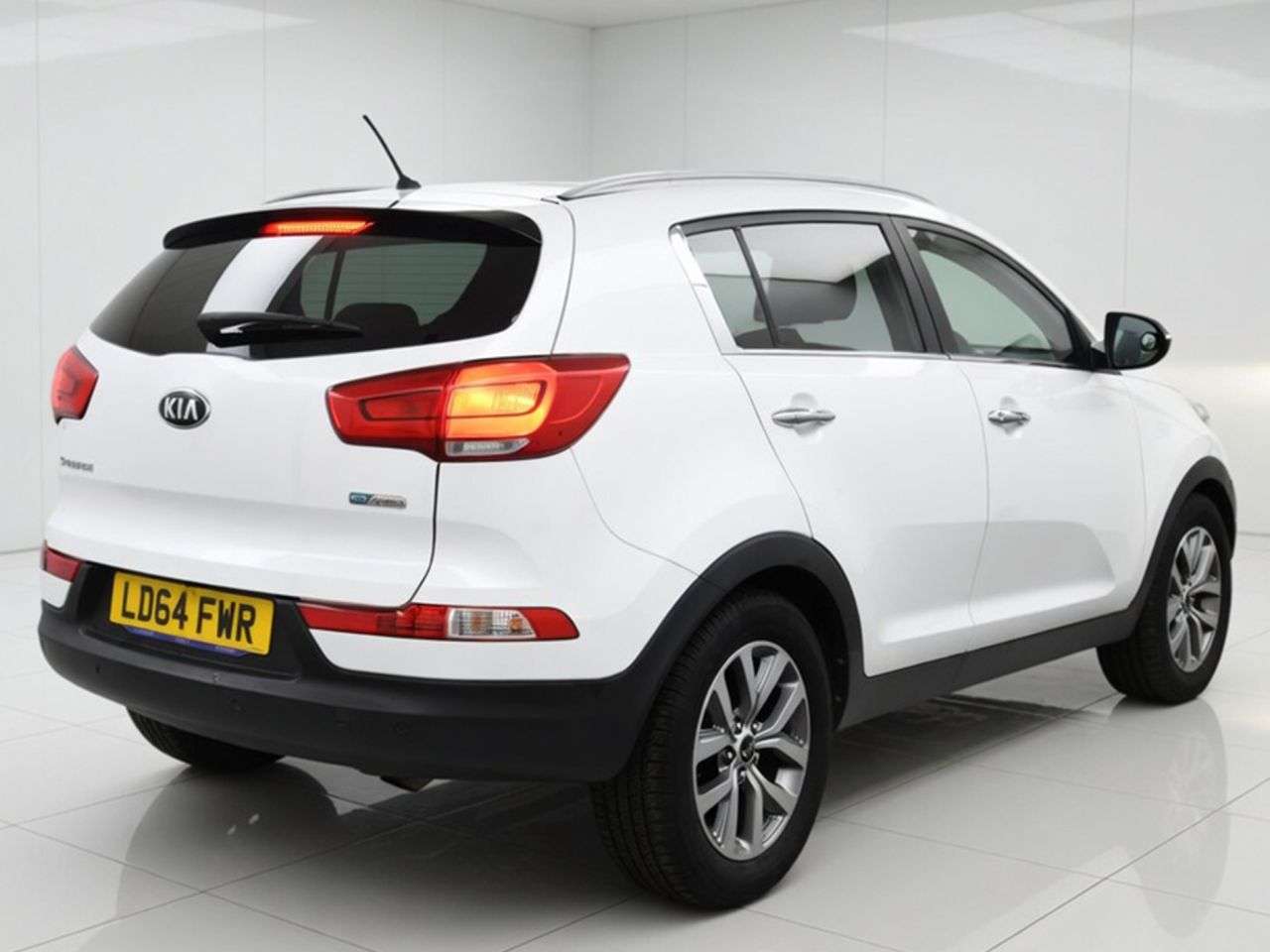 A 2014 KIA SPORTAGE 1.6 GDi EcoDynamics 2 SUV 5dr Petrol Manual 2WD Euro 5 (s/s) (133 bhp) Part A 2014 KIA SPORTAGE 1.6 GDi EcoDynamics 2 SUV 5dr Petrol Manual 2WD Euro 5 (s/s) (133 bhp) Part