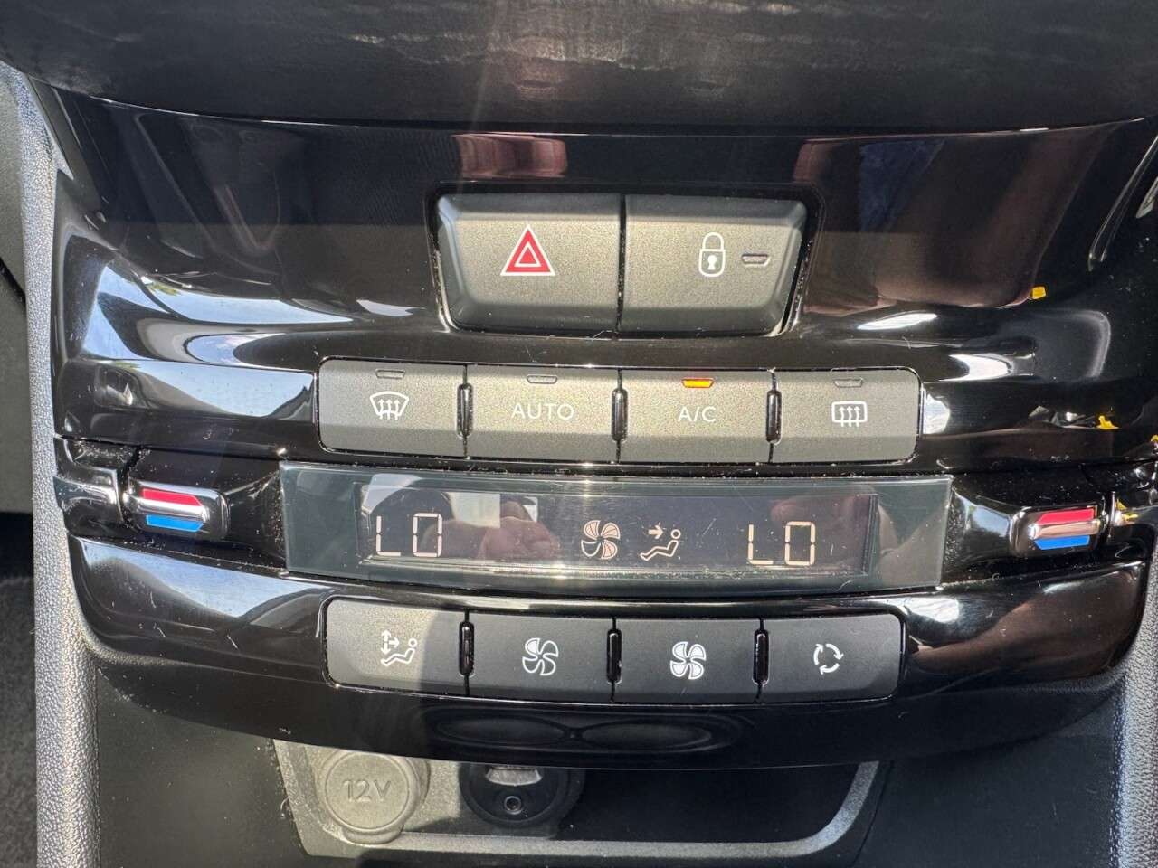 2016 PEUGEOT 2008 2016 PEUGEOT 2008