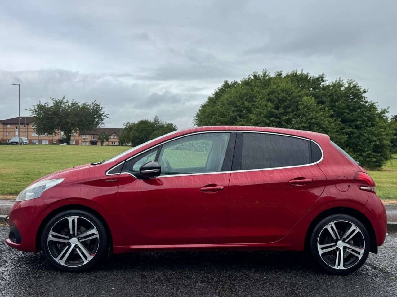 A 2016 PEUGEOT 208 1.6 BlueHDi GT Line Hatchback 5dr Diesel Manual Euro 6 (100 ps) Part Ex Wel A 2016 PEUGEOT 208 1.6 BlueHDi GT Line Hatchback 5dr Diesel Manual Euro 6 (100 ps) Part Ex Wel