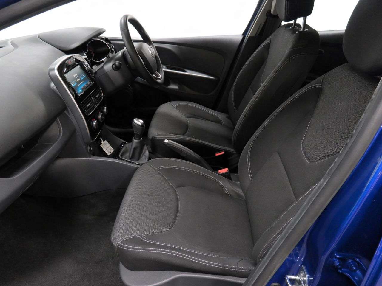 A 2017 RENAULT CLIO 1.5 dCi Dynamique Nav Hatchback 5dr Diesel Manual Euro 6 (s/s) (90 ps) Part A 2017 RENAULT CLIO 1.5 dCi Dynamique Nav Hatchback 5dr Diesel Manual Euro 6 (s/s) (90 ps) Part