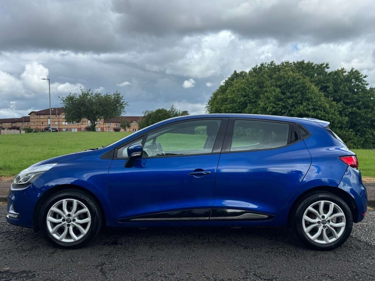A 2017 RENAULT CLIO 1.5 dCi Dynamique Nav Hatchback 5dr Diesel Manual Euro 6 (s/s) (90 ps) Part A 2017 RENAULT CLIO 1.5 dCi Dynamique Nav Hatchback 5dr Diesel Manual Euro 6 (s/s) (90 ps) Part