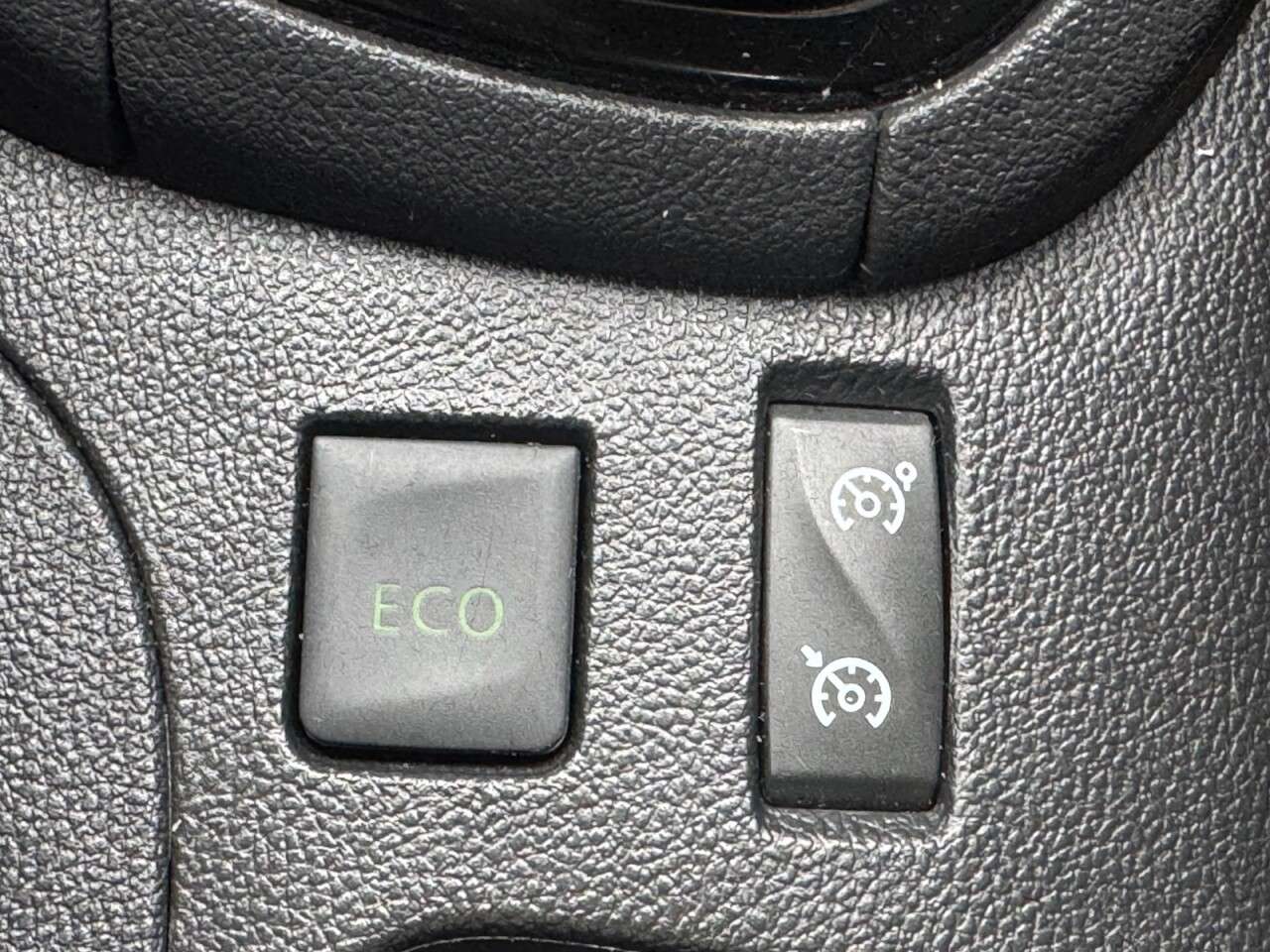 2017 RENAULT CLIO 2017 RENAULT CLIO
