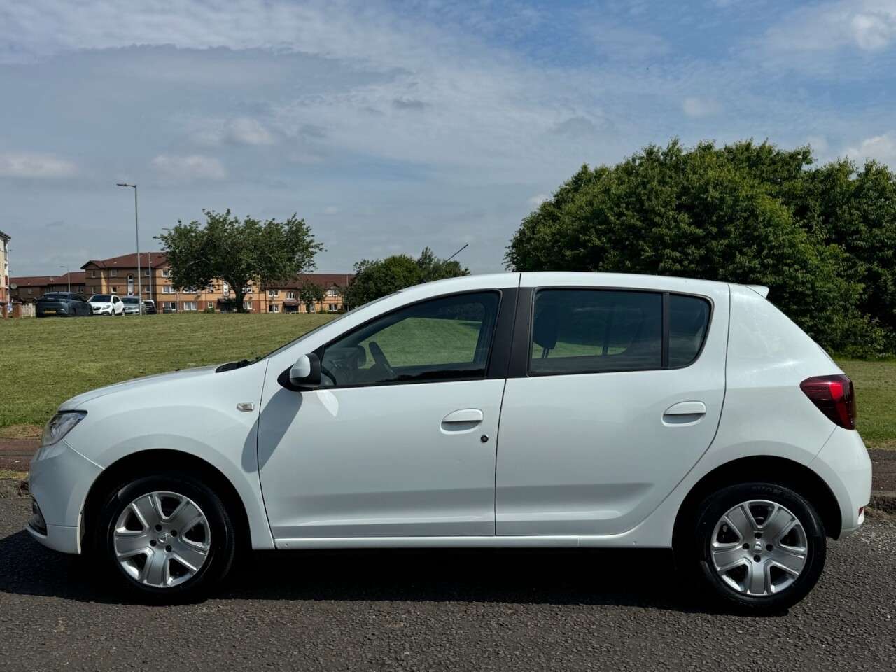 A 2019 DACIA SANDERO 0.9 TCe Comfort Hatchback 5dr Petrol Manual Euro 6 (s/s) (90 ps) Part Excha A 2019 DACIA SANDERO 0.9 TCe Comfort Hatchback 5dr Petrol Manual Euro 6 (s/s) (90 ps) Part Excha