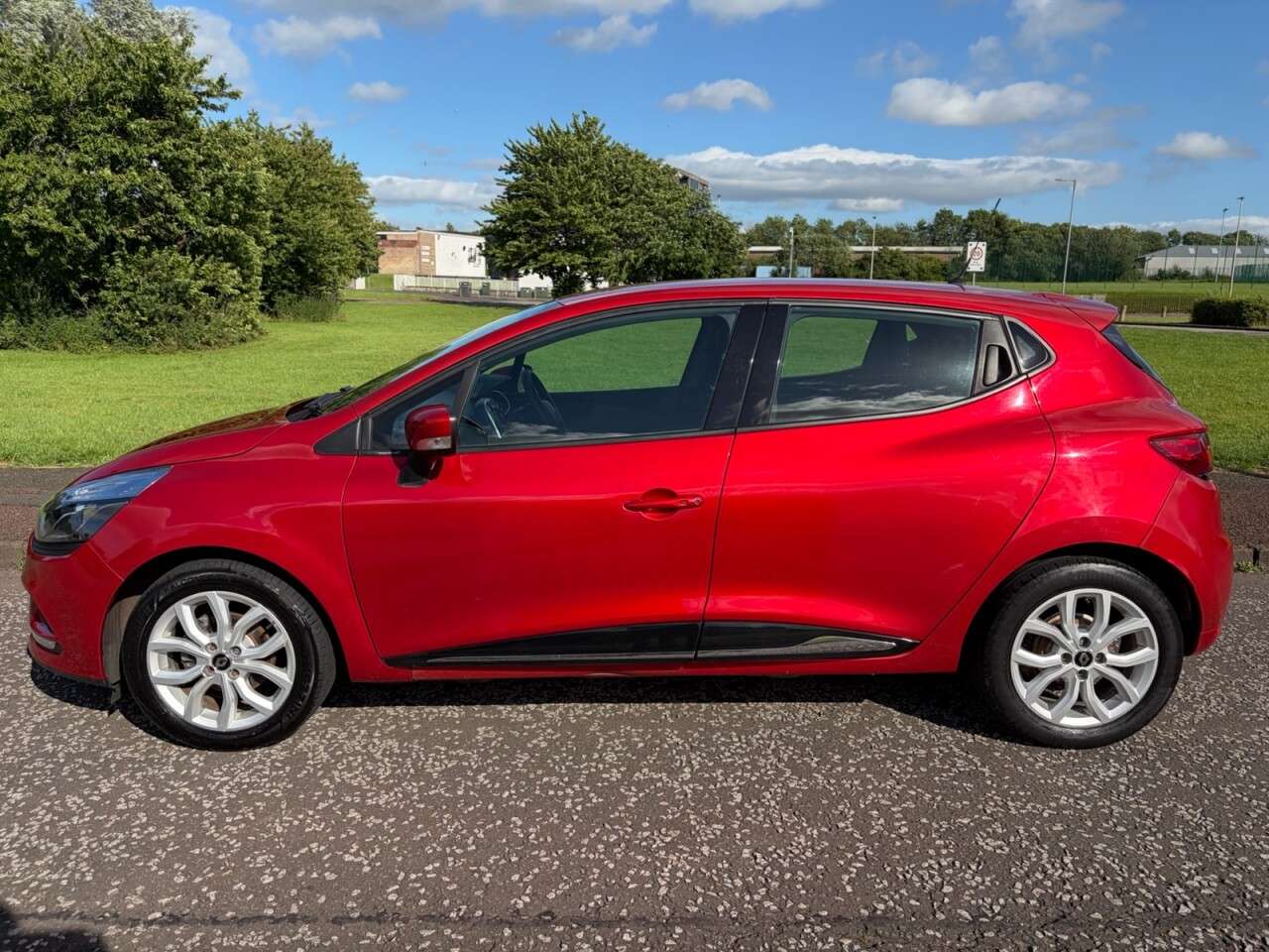 A 2018 RENAULT CLIO 1.2 16V Dynamique Nav Hatchback 5dr Petrol Manual Euro 6 (75 ps) Part Excha A 2018 RENAULT CLIO 1.2 16V Dynamique Nav Hatchback 5dr Petrol Manual Euro 6 (75 ps) Part Excha