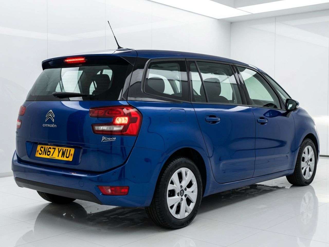A 2017 CITROEN GRAND C4 PICASSO 1.6 BlueHDi Touch Edition MPV 5dr Diesel Manual Euro 6 (s/s) (100 ps) Part A 2017 CITROEN GRAND C4 PICASSO 1.6 BlueHDi Touch Edition MPV 5dr Diesel Manual Euro 6 (s/s) (100 ps) Part