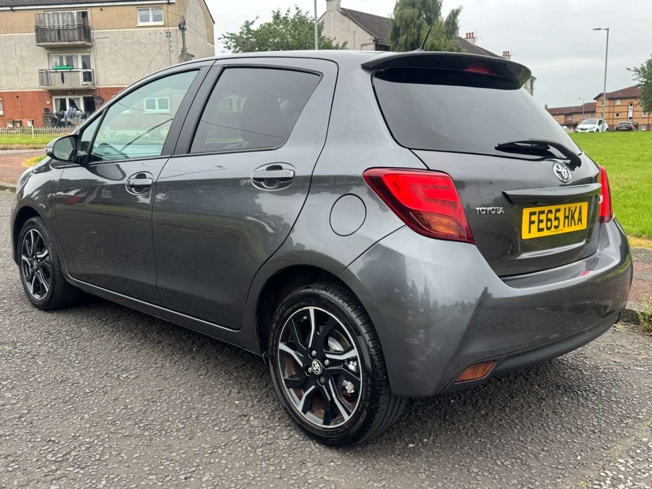 A 2015 TOYOTA YARIS 1.33 Dual VVT-i Sport Hatchback 5dr Petrol Manual Euro 5 Euro 5 (99 ps) A 2015 TOYOTA YARIS 1.33 Dual VVT-i Sport Hatchback 5dr Petrol Manual Euro 5 Euro 5 (99 ps)