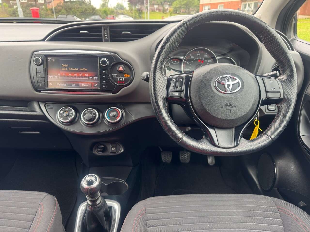 2015 TOYOTA YARIS 2015 TOYOTA YARIS