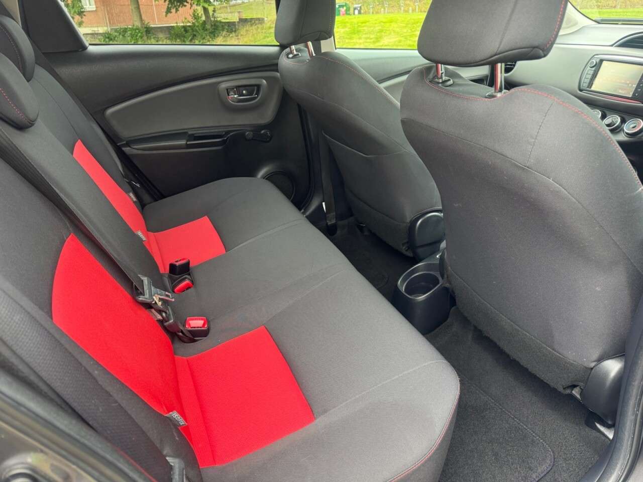 2015 TOYOTA YARIS 2015 TOYOTA YARIS
