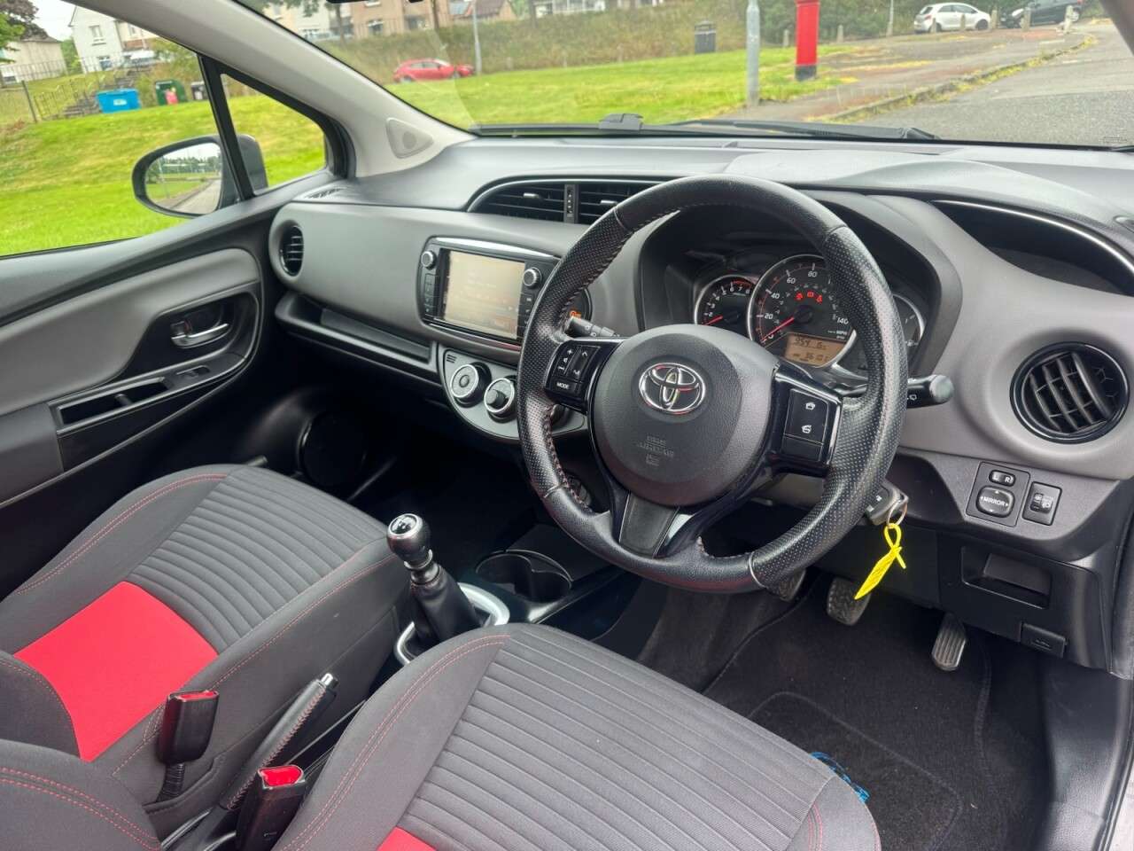 2015 TOYOTA YARIS 2015 TOYOTA YARIS