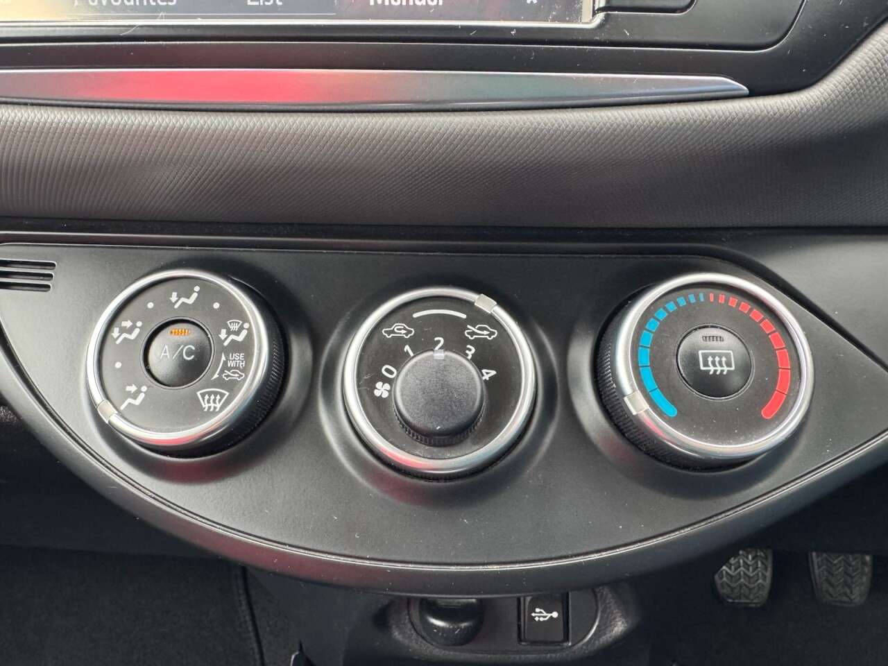 2015 TOYOTA YARIS 2015 TOYOTA YARIS