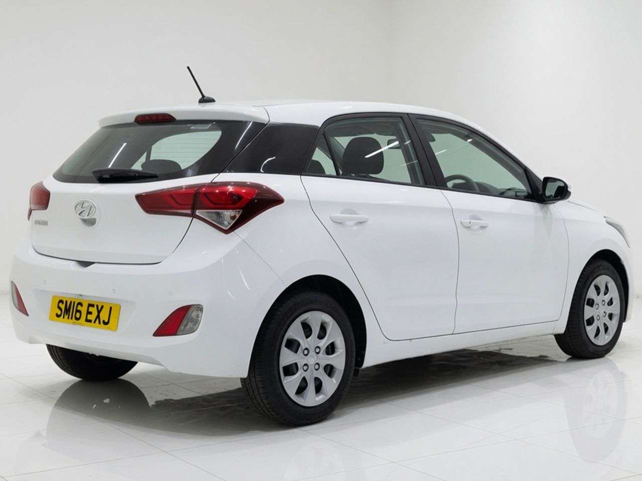 A 2016 HYUNDAI I20 1.2 Blue Drive S Hatchback 5dr Petrol Manual Euro 6 (s/s) (75 ps) Part Exch A 2016 HYUNDAI I20 1.2 Blue Drive S Hatchback 5dr Petrol Manual Euro 6 (s/s) (75 ps) Part Exch