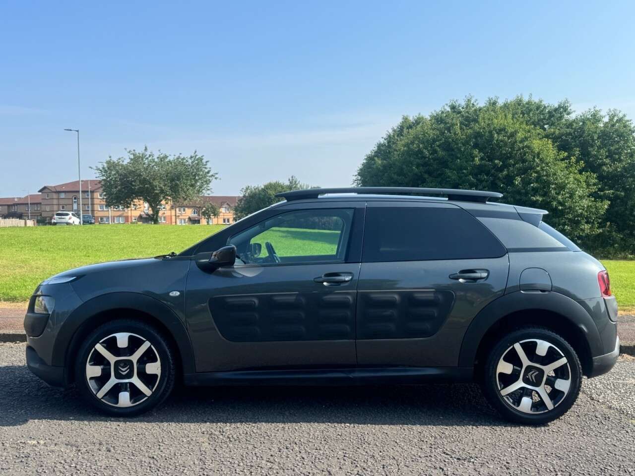 A 2015 CITROEN C4 CACTUS 1.6 BlueHDi Flair Hatchback 5dr Diesel Manual Euro 6 (s/s) (100 ps) A 2015 CITROEN C4 CACTUS 1.6 BlueHDi Flair Hatchback 5dr Diesel Manual Euro 6 (s/s) (100 ps)