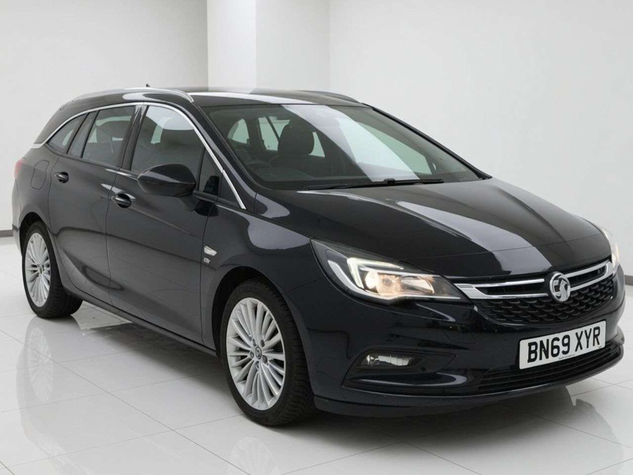 A 2019 VAUXHALL ASTRA 1.4i Turbo Elite Nav Sports Tourer 5dr Petrol Manual Euro 6 (s/s) (150 ps) A 2019 VAUXHALL ASTRA 1.4i Turbo Elite Nav Sports Tourer 5dr Petrol Manual Euro 6 (s/s) (150 ps)