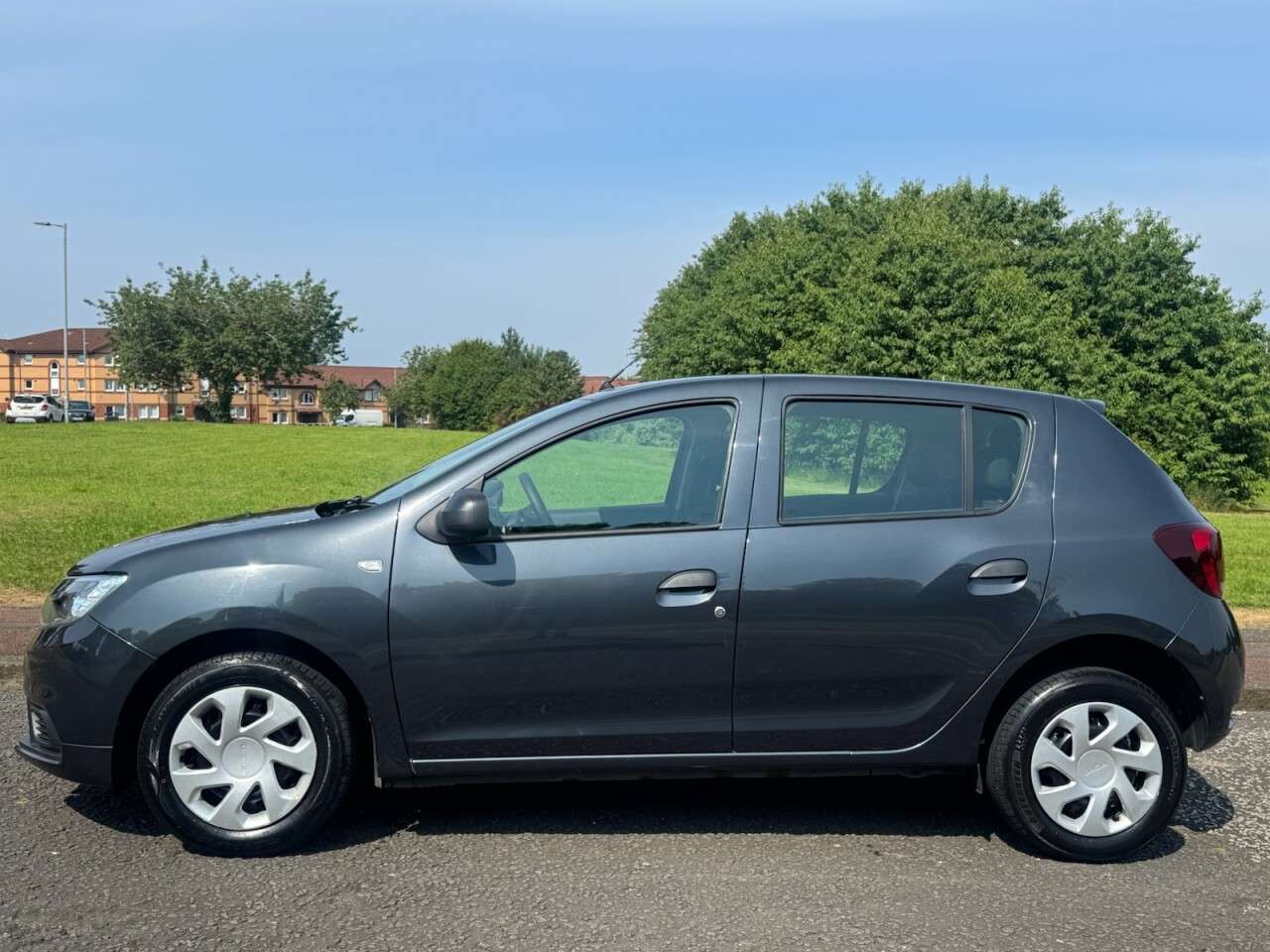 A 2020 DACIA SANDERO 1.0 SCe Essential Hatchback 5dr Petrol Manual Euro 6 (75 ps) Part Exchange A 2020 DACIA SANDERO 1.0 SCe Essential Hatchback 5dr Petrol Manual Euro 6 (75 ps) Part Exchange