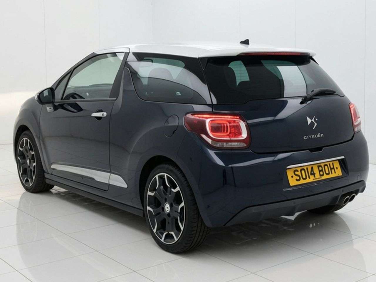 A 2014 CITROEN DS3 1.6 e-HDi Airdream DSport Plus Hatchback 3dr Diesel Manual Euro 5 (s/s) (11 A 2014 CITROEN DS3 1.6 e-HDi Airdream DSport Plus Hatchback 3dr Diesel Manual Euro 5 (s/s) (11