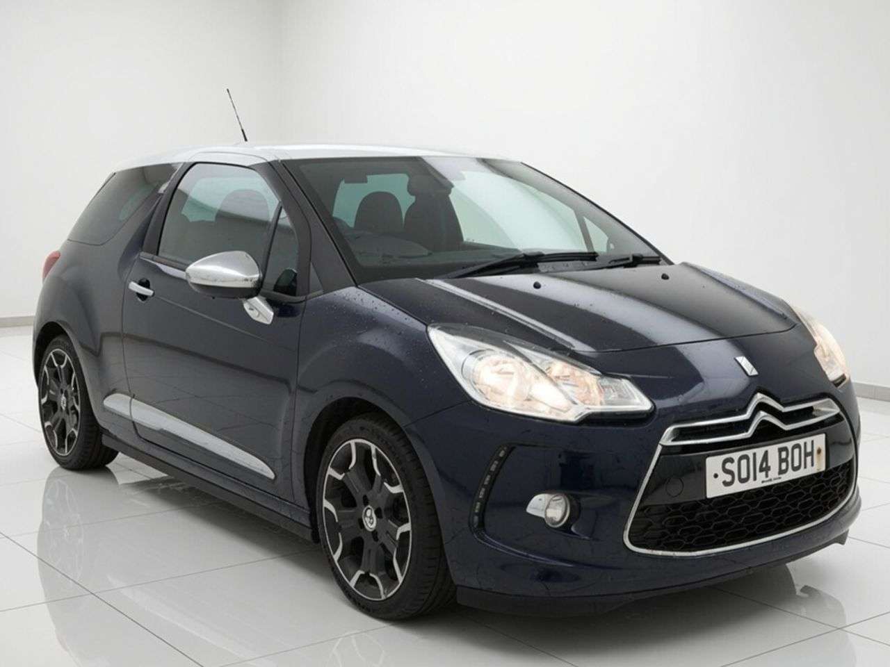A 2014 CITROEN DS3 1.6 e-HDi Airdream DSport Plus Hatchback 3dr Diesel Manual Euro 5 (s/s) (11 A 2014 CITROEN DS3 1.6 e-HDi Airdream DSport Plus Hatchback 3dr Diesel Manual Euro 5 (s/s) (11
