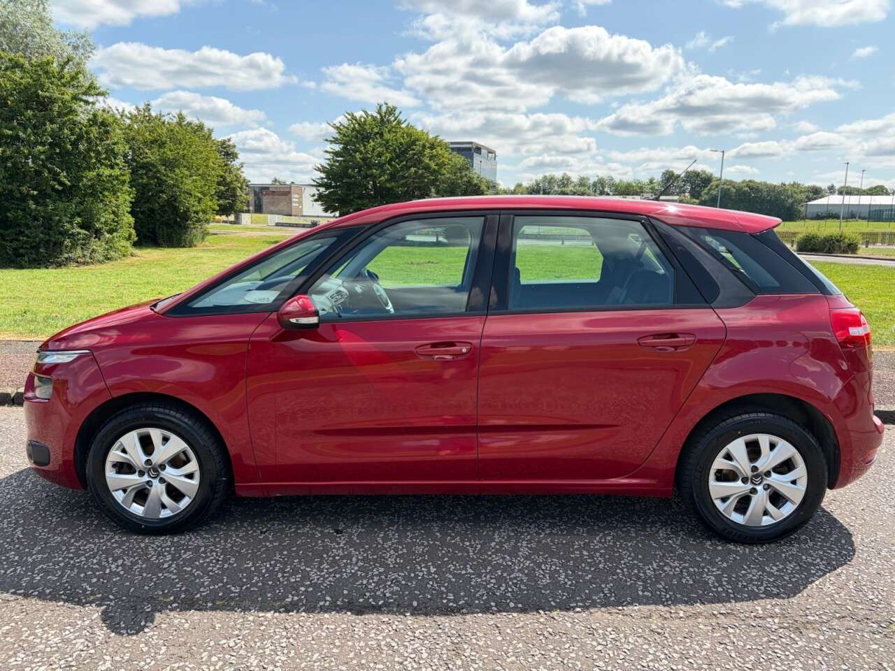 A 2013 CITROEN C4 PICASSO 1.6 e-HDi Airdream VTR+ MPV 5dr Diesel Manual Euro 5 (s/s) (115 ps) Part Ex A 2013 CITROEN C4 PICASSO 1.6 e-HDi Airdream VTR+ MPV 5dr Diesel Manual Euro 5 (s/s) (115 ps) Part Ex