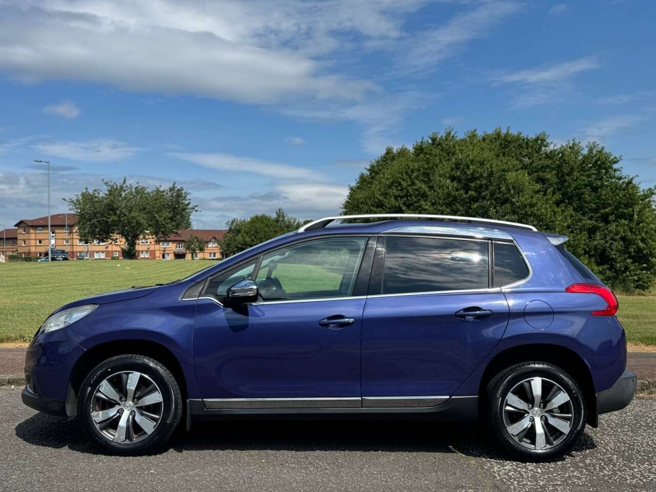 A 2014 PEUGEOT 2008 1.6 e-HDi Allure SUV 5dr Diesel Manual Euro 5 (s/s) (92 ps) Part Exchange W A 2014 PEUGEOT 2008 1.6 e-HDi Allure SUV 5dr Diesel Manual Euro 5 (s/s) (92 ps) Part Exchange W