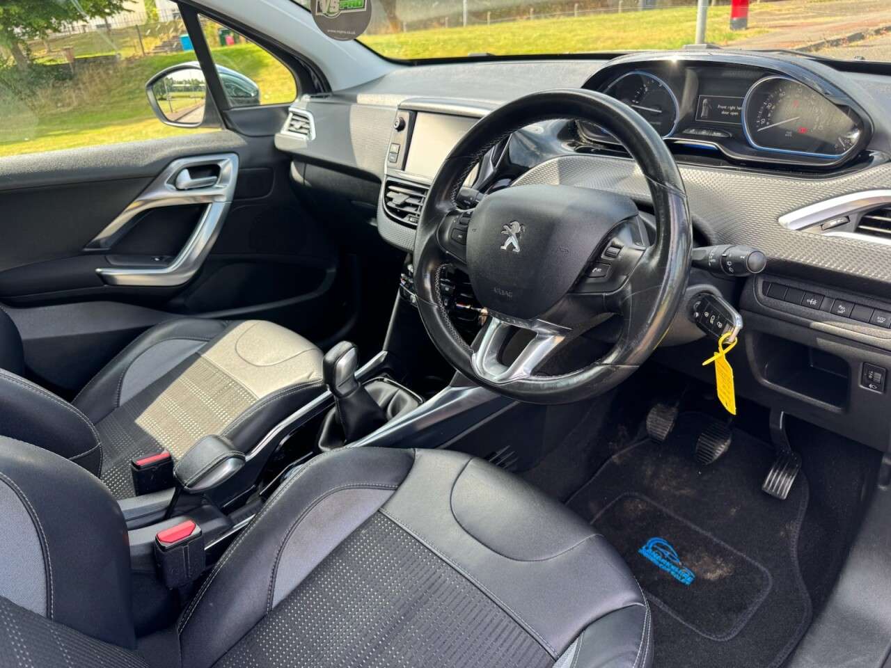 2014 PEUGEOT 2008 2014 PEUGEOT 2008