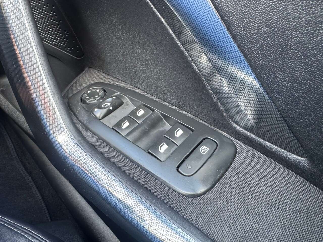2014 PEUGEOT 2008 2014 PEUGEOT 2008