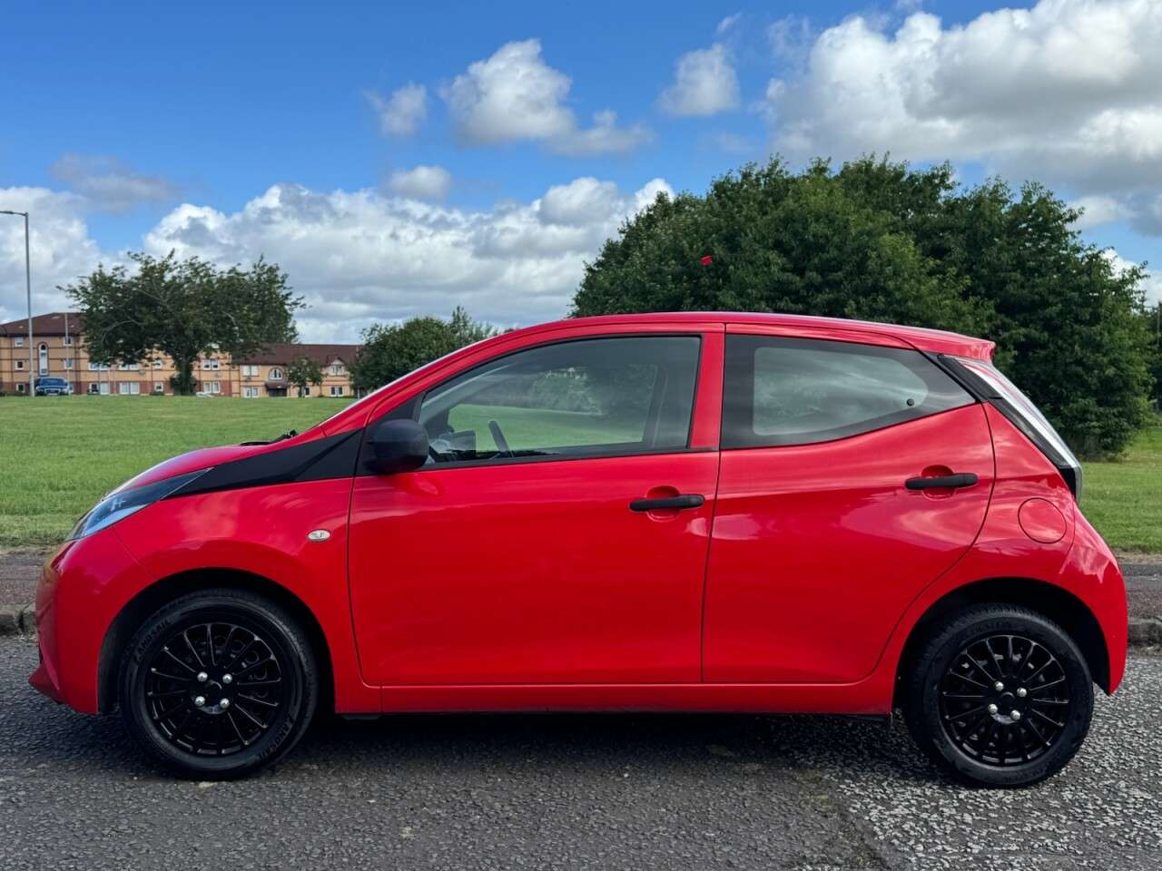 A 2016 TOYOTA AYGO 1.0 VVT-i x Hatchback 5dr Petrol Manual Euro 5 Euro 5 (68 ps) Part Ex Welco A 2016 TOYOTA AYGO 1.0 VVT-i x Hatchback 5dr Petrol Manual Euro 5 Euro 5 (68 ps) Part Ex Welco